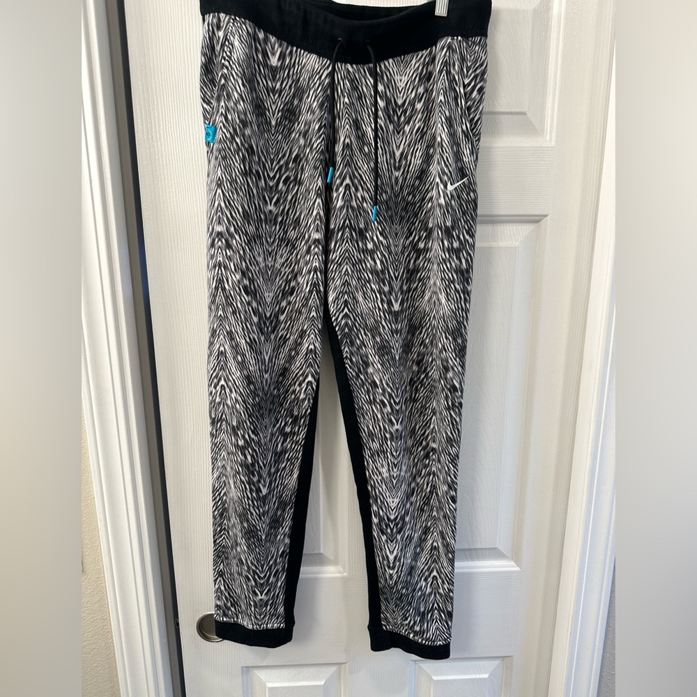 Nike N7 Fleece Athletic Workout Joggers Draw String Black & White Zebra Print